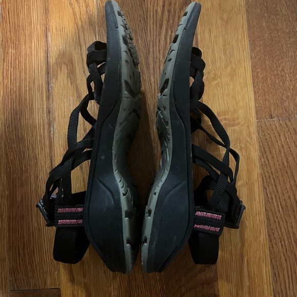 Women’s black ZX/2 classic Chacos - Picture 3 of 4